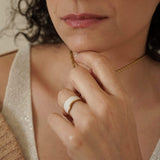 Χρυσό και Λευκό Δαχτυλίδι με Κοχύλι