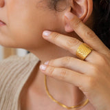 Gold Hammered Lines Ring