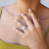 Ασημένιο δαχτυλίδι με εσωτερικό φλοράλ σχέδιο