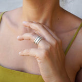 Ασημένιο δαχτυλίδι με εσωτερικό φλοράλ σχέδιο