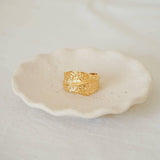 Χρυσό σφυρήλατο ασύμμετρο δαχτυλίδι