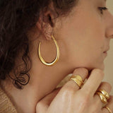 Χρυσό σφυρήλατο ασύμμετρο δαχτυλίδι