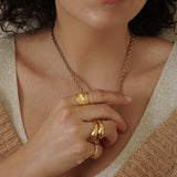 Χρυσό σφυρήλατο ασύμμετρο δαχτυλίδι