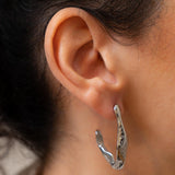 Ασημί Κρίκοι με Καμπύλη Φόρμα