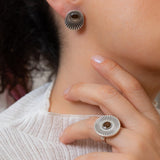 Ασημένια Οβάλ Σκουλαρίκια με Ακτίνες και Σμάλτο