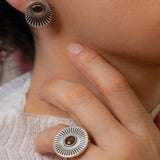 Ασημένια Οβάλ Σκουλαρίκια με Ακτίνες και Σμάλτο