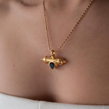 Χρυσό Κολιέ με Κρεμαστό Βαρελάκι και Σμάλτο