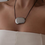 Ασημί Κολιέ Με Ακανόνιστο Γεωμετρικό Στοιχείο