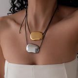 Χρυσό Κολιέ Με Ακανόνιστο Γεωμετρικό Στοιχείο