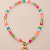 Κολιέ Με Ματ Γυάλινες Χάντρες Και Καρδιά Με Σμάλτο