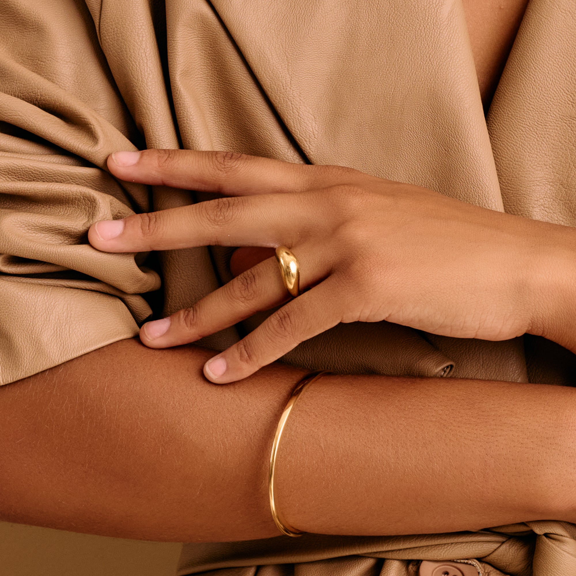Gold Soft Curve Ring