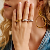 Χρυσό Δαχτυλίδι με Καμπύλη