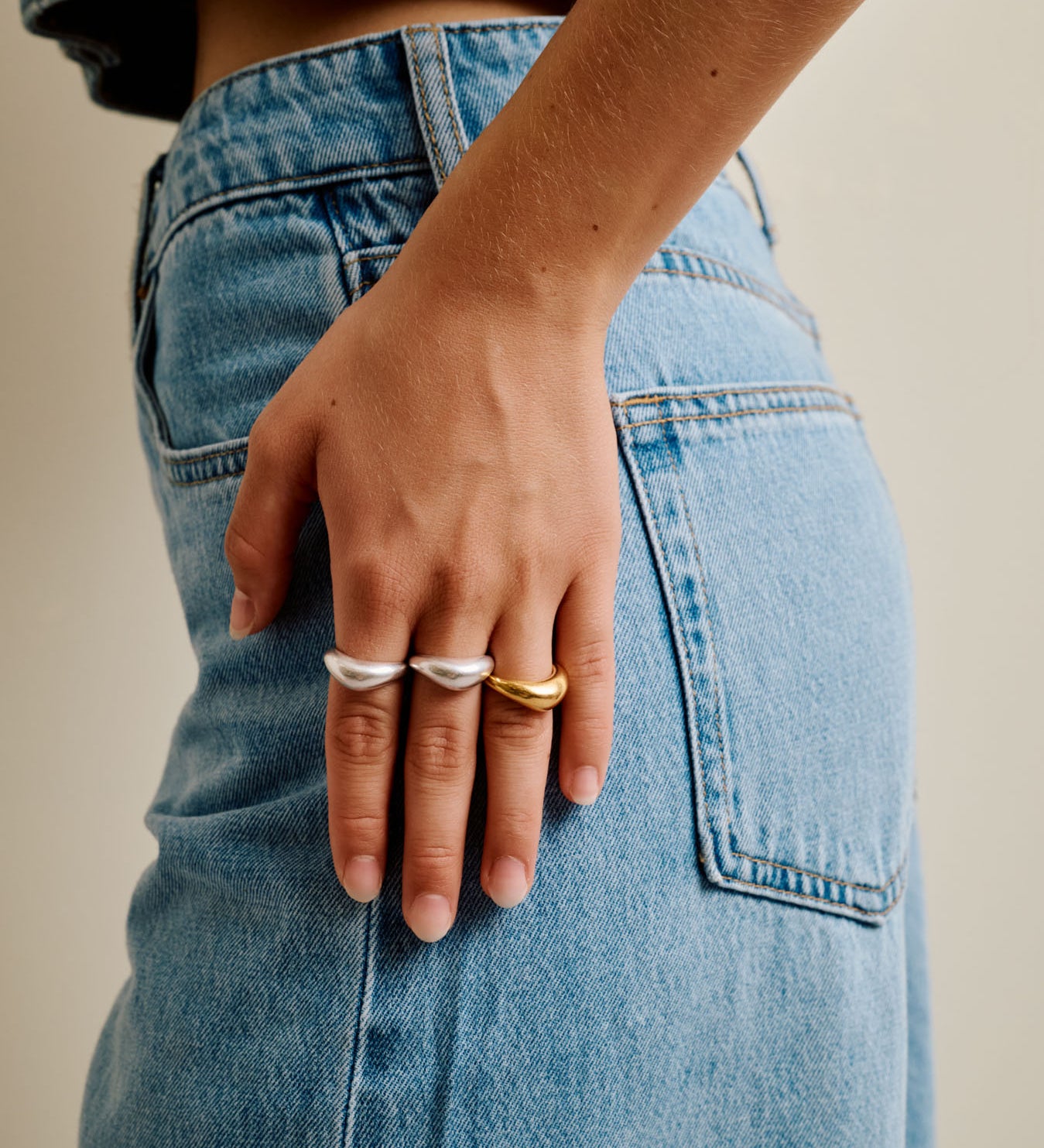 Ασημί Δαχτυλίδι με Καμπύλη