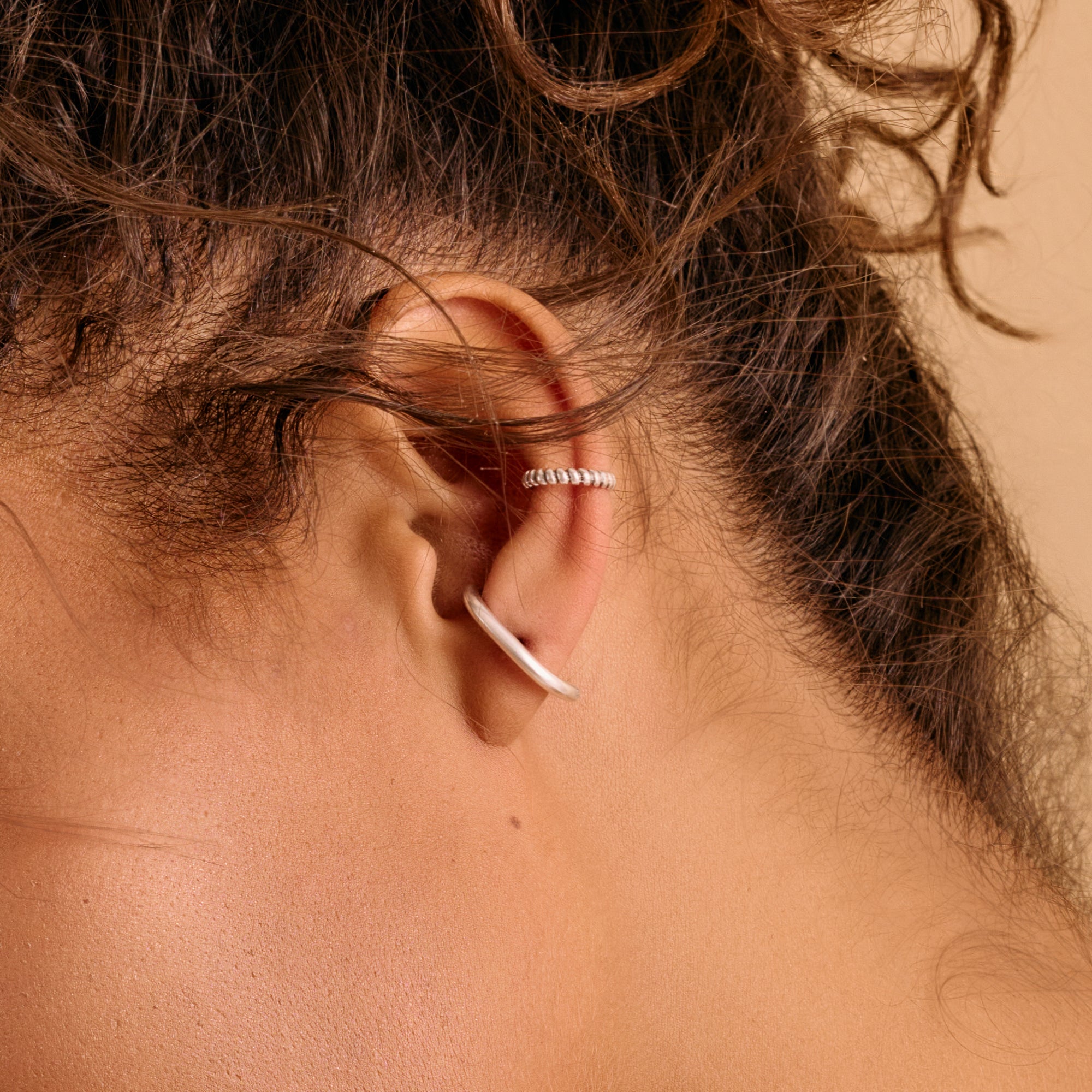 Single Silver Short Lobe Hugging Earring